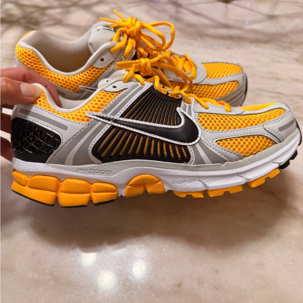 Nike Zoom Vomero 5 - Picture 8 of 15